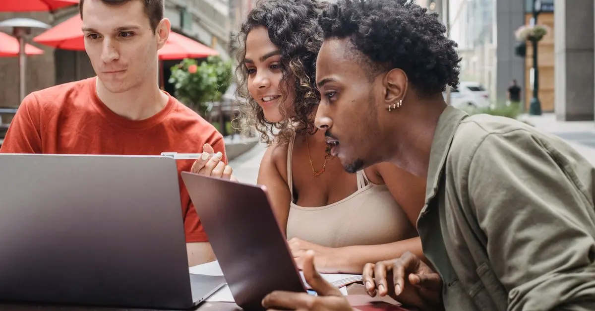 Comment Analyser et Interpréter les Avis Clients pour Optimiser votre Stratégie