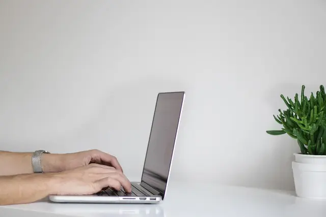 Comment Évaluer l'Authenticité des Avis en Ligne