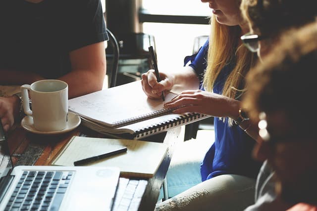 Comment Développer une Stratégie Efficace de Collecte d'Avis