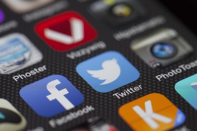 Comment Lever le Voile sur les Faux Avis en Ligne